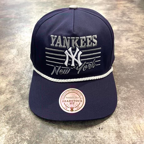 日本未発売モデル  Mitchell &Ness Yankees  Collection カーブバイザー  M-16