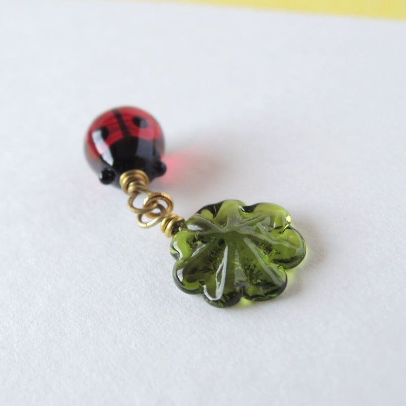 AMULET CHARMS・てんとう虫とクローバー | little lamps -Glass
