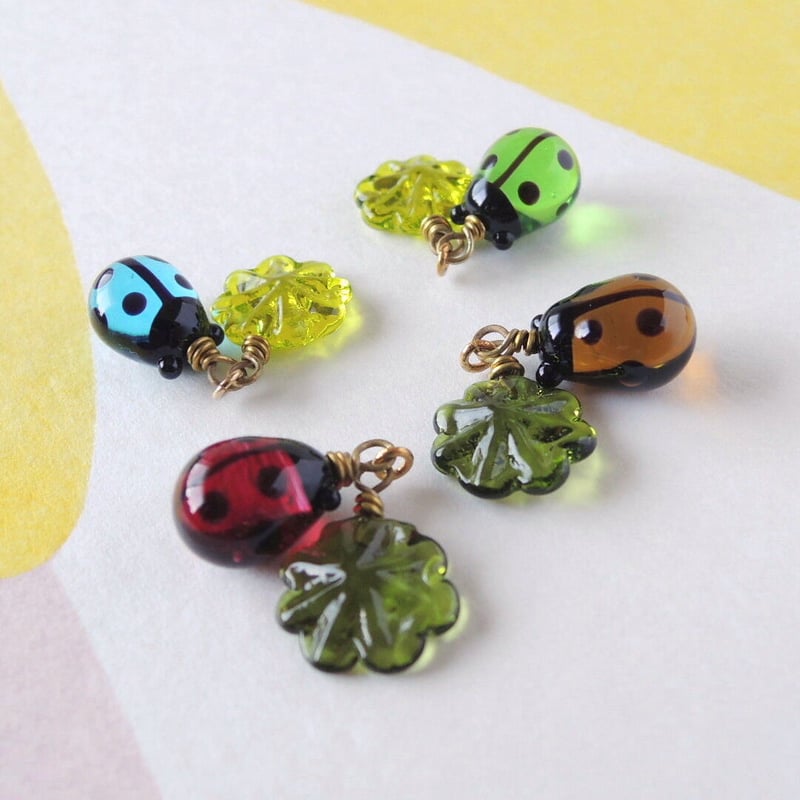 AMULET CHARMS・てんとう虫とクローバー | little lamps -Glass