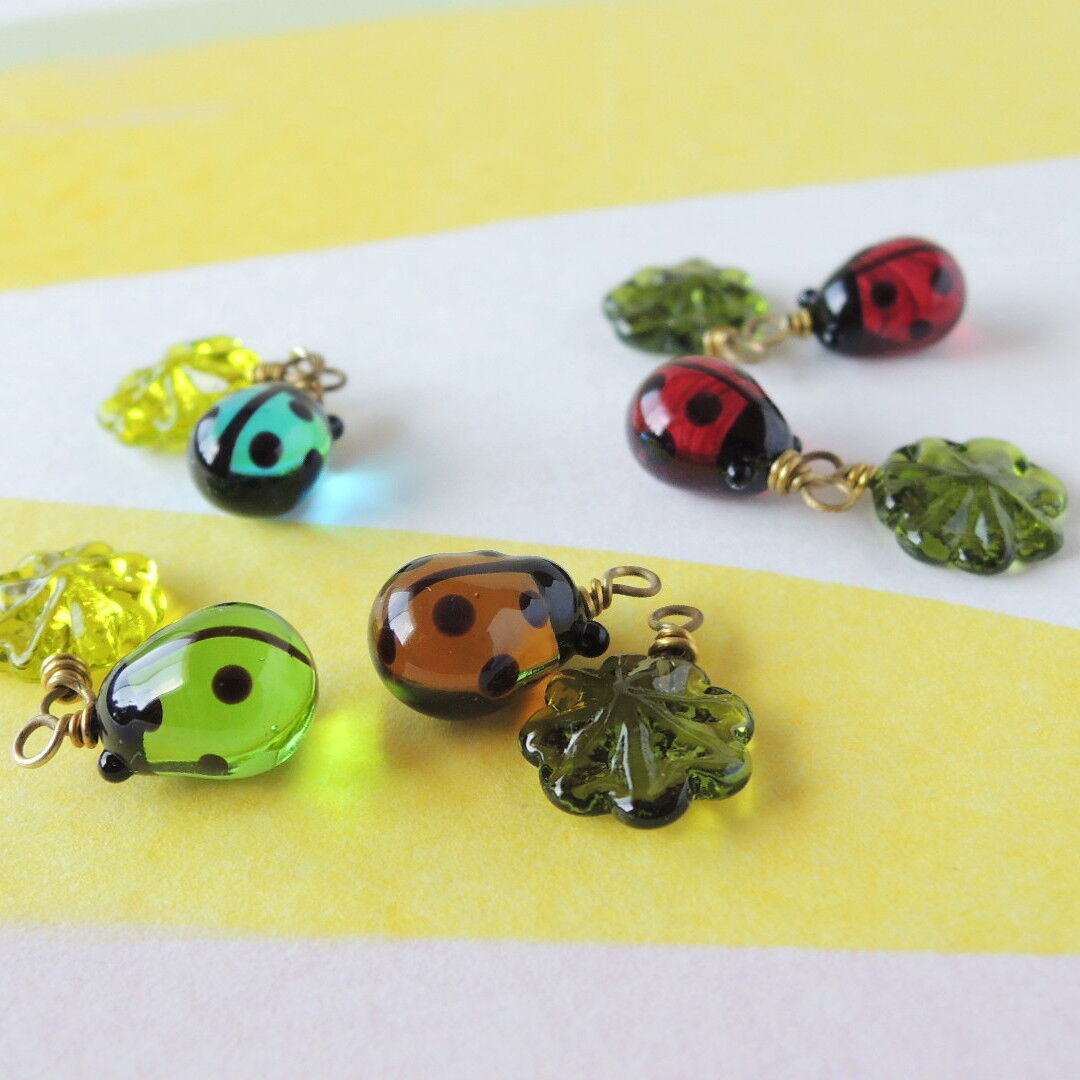 ぐでねこちゃんチャーム チューリップとミツバチ ぐでねこちゃん