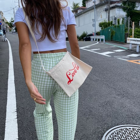 Love eat サコッシュ