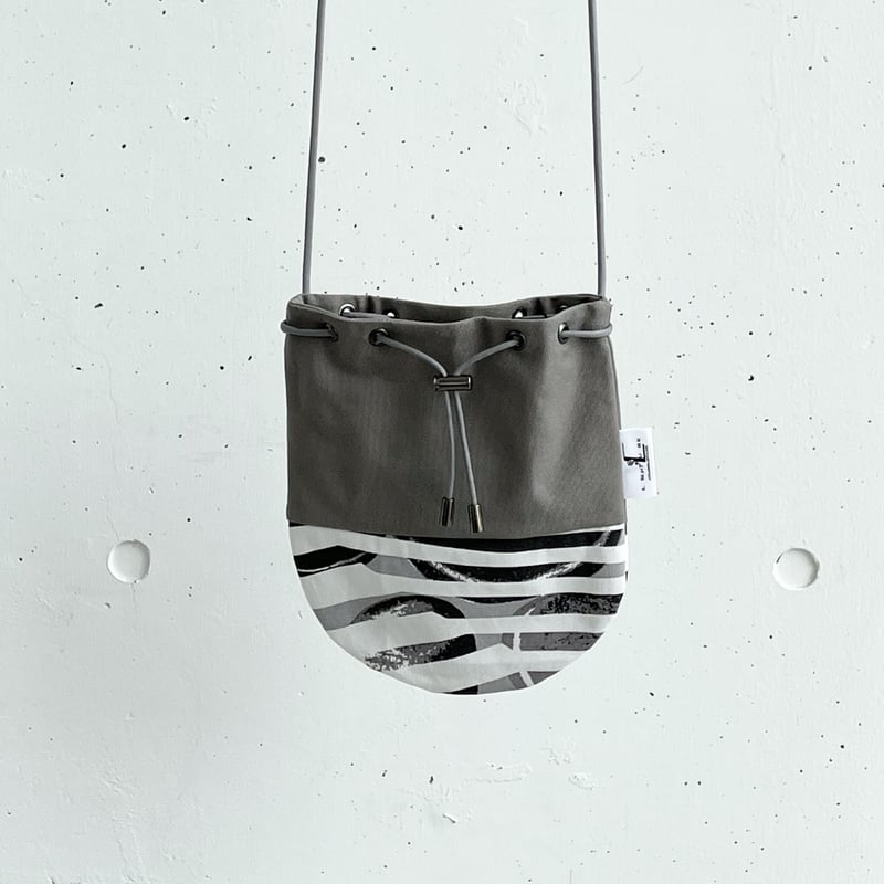 巾着ショルダーバッグ-RIVER SIDE-(GRAY) | LIGHT CUBE 巾着ショルダーバッグ-RIVER SIDE-(GRAY) | LIGHT CUBE
