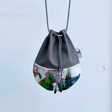 キュービック巾着バッグ 巾着ショルダーバッグ-BUBBLE FLOER-(SILVER) | LIGHT CUBE