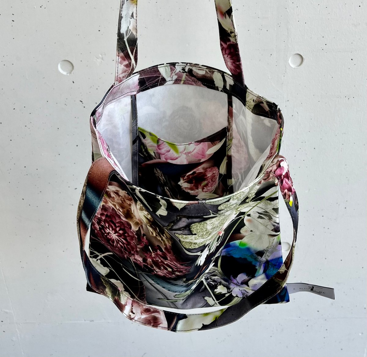 トートバッグ [LE CONCEPT] Noir Bloom Square Bag バイカラートートバッグ／フェイクレザー／destyle | SUIT