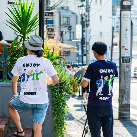 in the house カートゥーンTシャツ