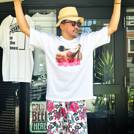 in the house ボカシ SOUR Tシャツ