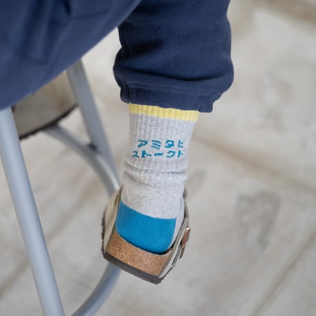 AMITABI STOKED ! (アミタビストークド ! ) カタカナロゴクルーソックス