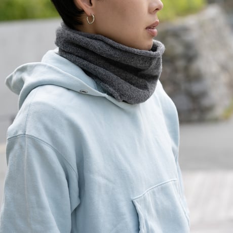 TO（トゥー）WOOL BOUCLE NECKWARMER