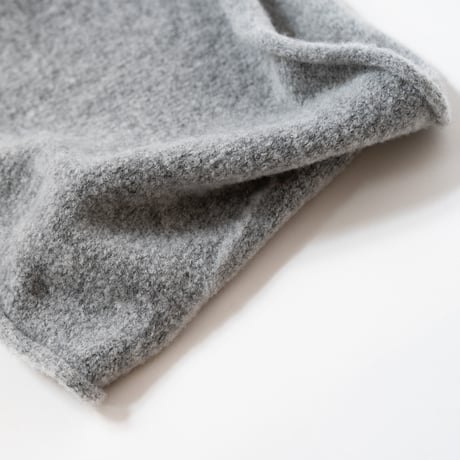 TO（トゥー）WOOL BOUCLE NECKWARMER
