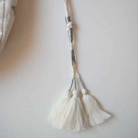 【women's】doux bleu [ドゥーブルー] / Bee Embroidery キルトバッグ