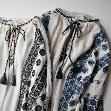 【women's】doux bleu [ドゥーブルー] / インド刺繍メッシュブラウス
