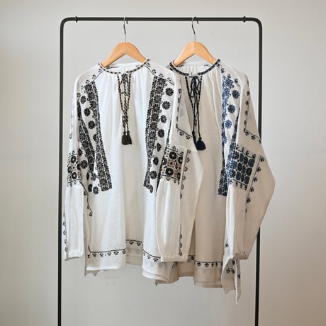 【women's】doux bleu [ドゥーブルー] / インド刺繍メッシュブラウス