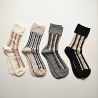 【women’s】 biollne [ビオルネ] / シアーストライプ柄ソックス