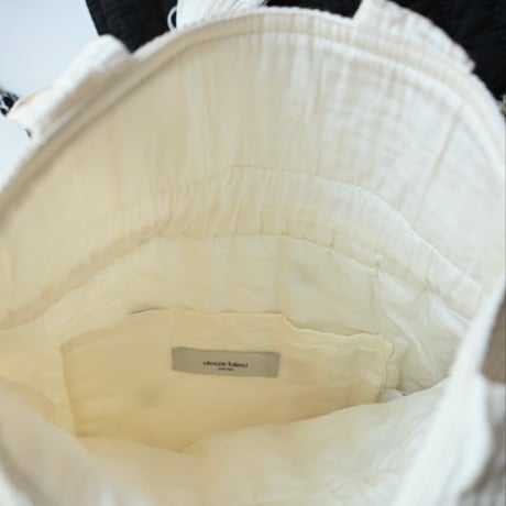 【women's】doux bleu [ドゥーブルー] / Bee Embroidery キルトバッグ
