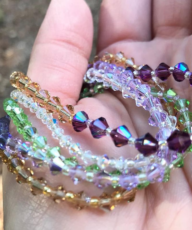 SWAROVSKI　クリスタル装飾バングル 金色と紫 SWAROVSKIクリスタル装飾バングル 金色と紫