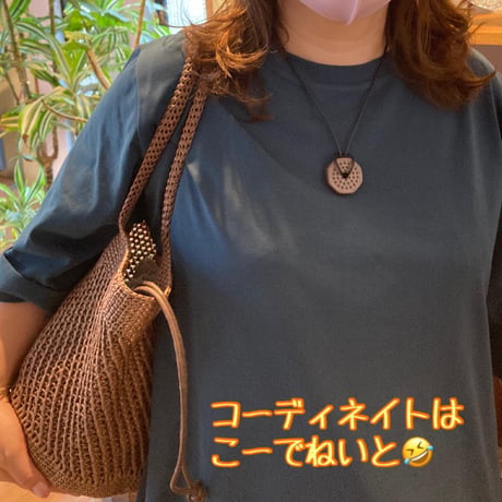 持ち運べるミニ岩盤浴 小さいけれどハイパワーのマイナスイオン放出 ｜Mini八天石リトル｜ラドンセラミックペンダント