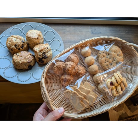 チョコスコーン3個とコナッツモカケーキ２個とクッキー3種のセット【11/9土 発送】