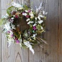 ワイルドフラワーとスモークツリーのリース | flower shop parc STORE