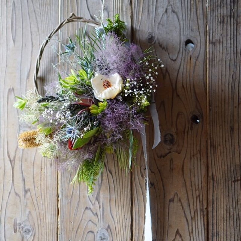 ワイルドフラワーとスモークツリーのリース | flower shop parc STORE