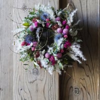 ワイルドフラワーとスモークツリーのリース | flower shop parc STORE