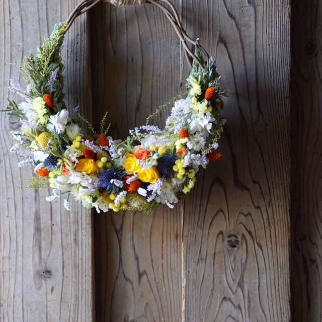 ◉受注販売 プリザのバラを使ったオレンジイエロー系のリース | flower