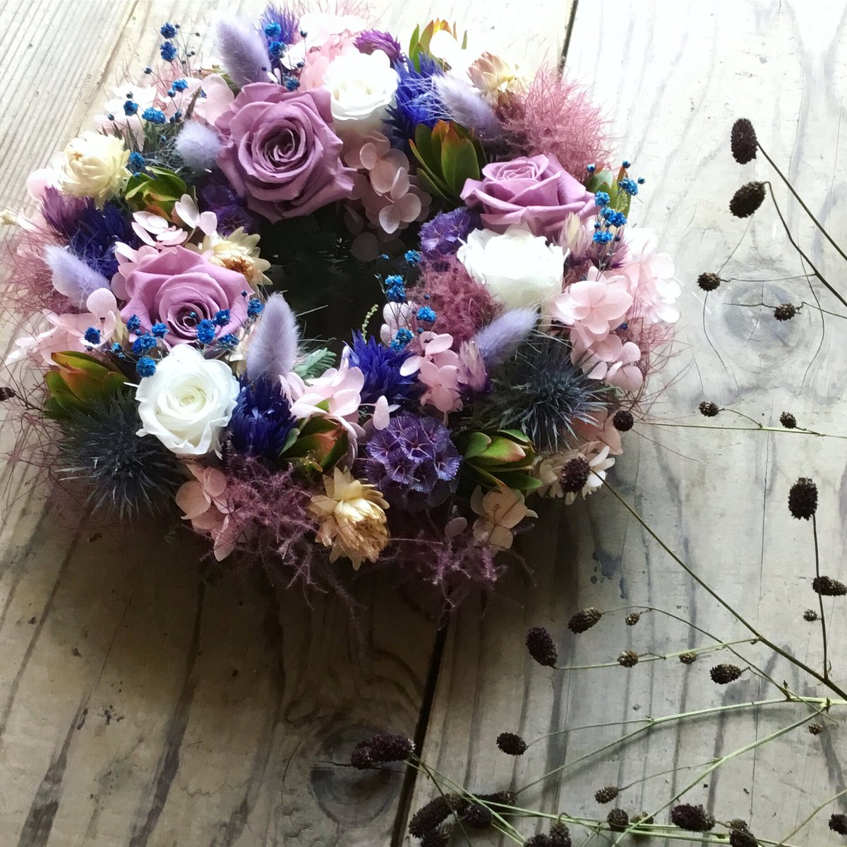 ◉受注販売 プリザのバラを使ったブルーパープル系のリース | flower