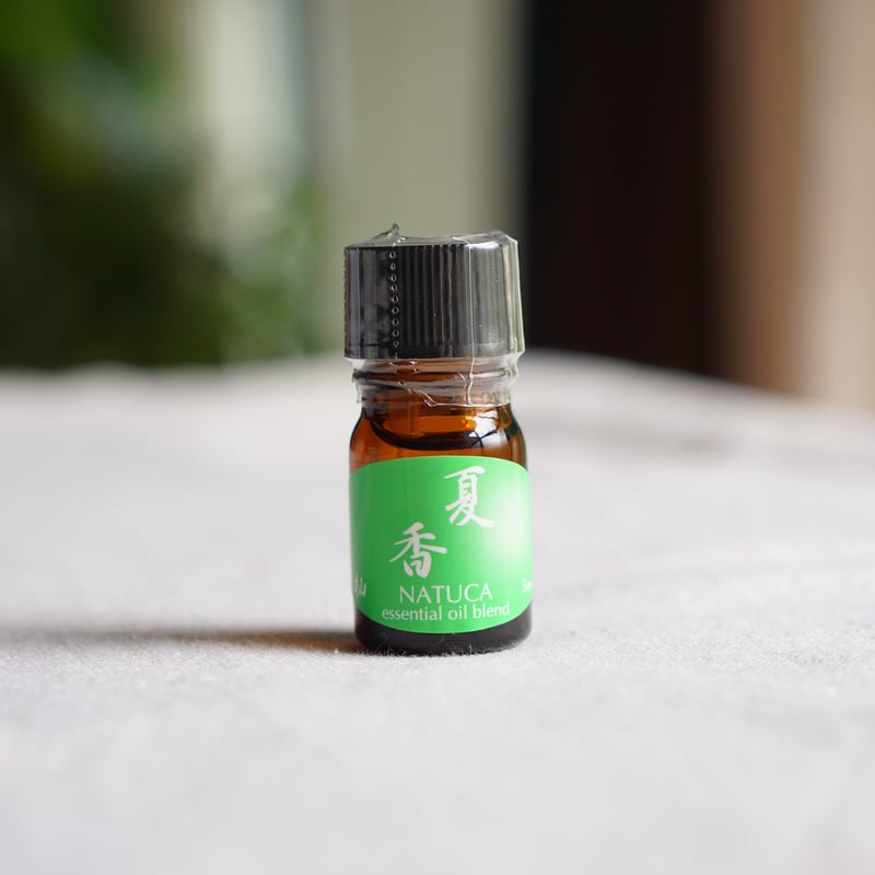 エッセンシャルオイルブレンド：夏香(NATUCA) 5ml】 ヒノキの深み