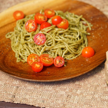 【天然木アカシアプレート 26cm】 パスタやチャーハンなど、ワンプレート料理にぴったりなサイズ