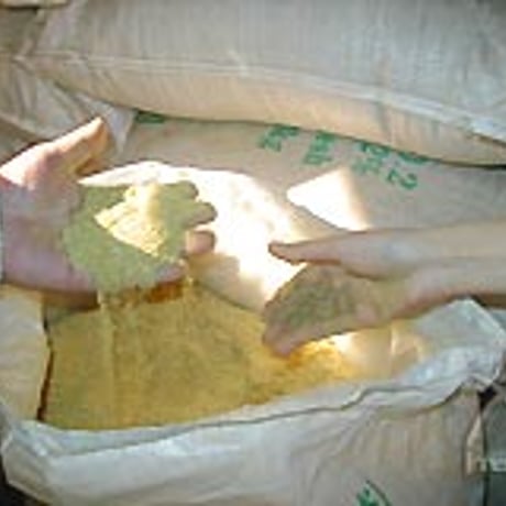 【天然除虫菊パウダー 300g】ふりかけるだけで、家や庭の虫除けに。天然除虫菊100%で安全・よく効く