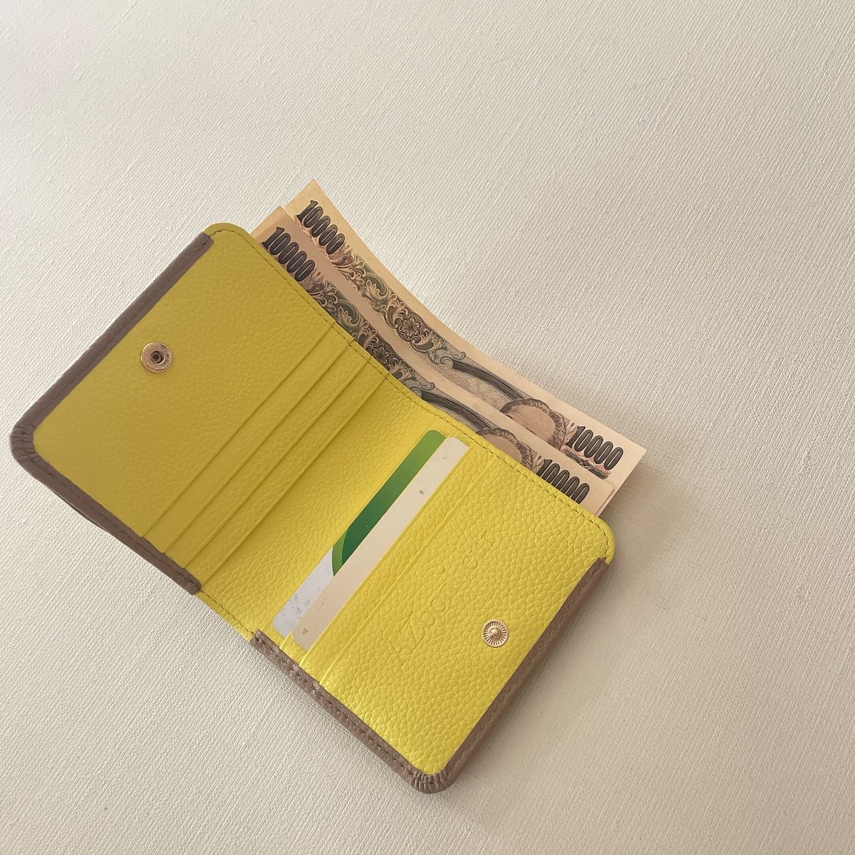 パールエナメル 二つ折り財布 淡水パールの二つ折り財布 | AZbonheur