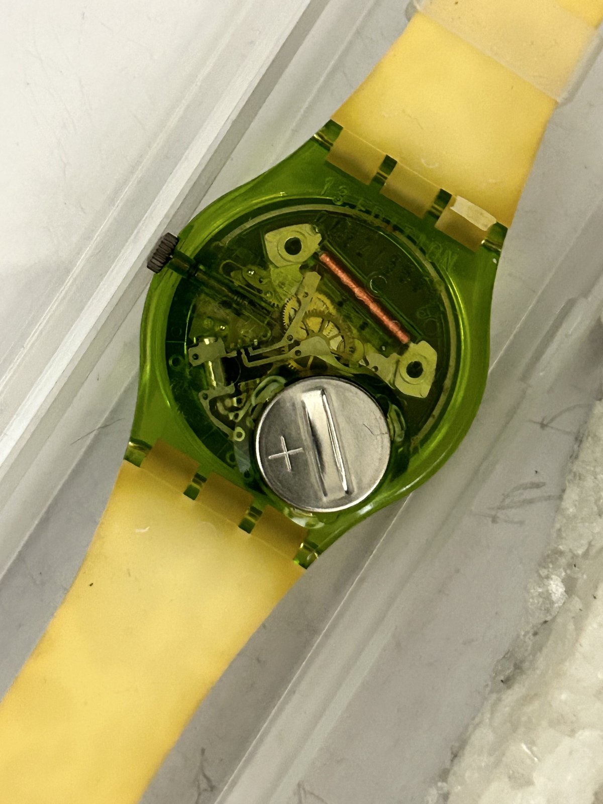 83年創立スイスウォッチ初期リリースモデル80-90,s初期SWATCH