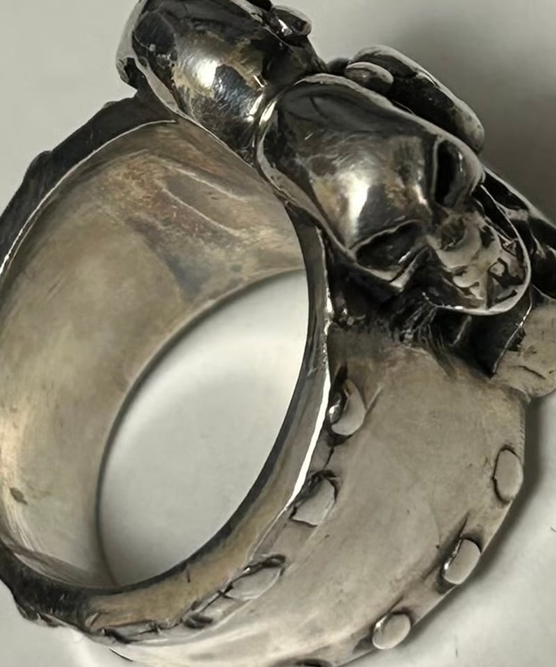 シルバー925無垢【新品】UKビンテージパンクスカルリングsilver925本物 シルバー925 スカルリング ユニークリング 骸骨 リアル 指輪