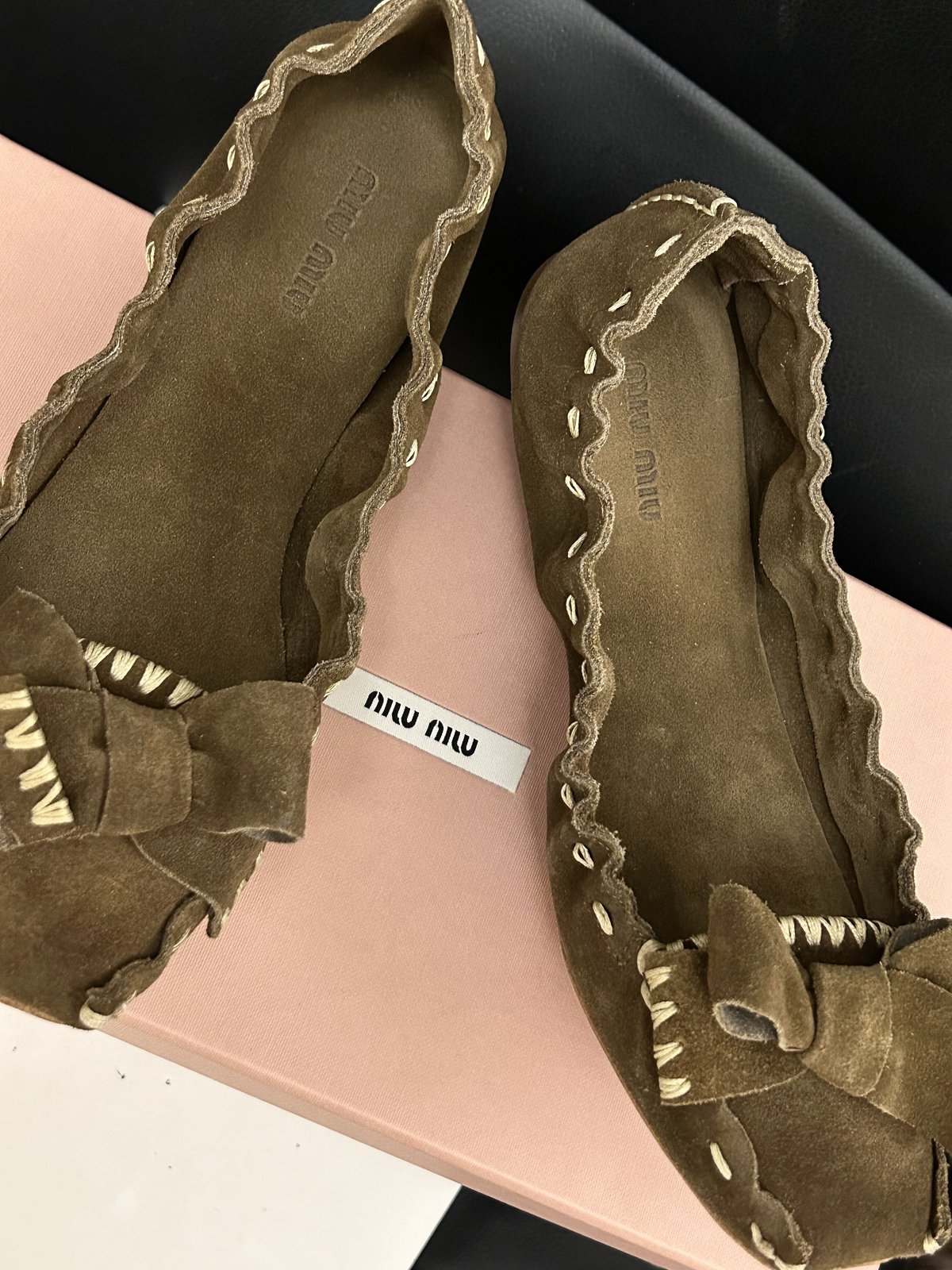 MIU MIU モカシン MiuMiu ミュウミュウ カーフスキンモカシン ロゴ 国内発/関税込