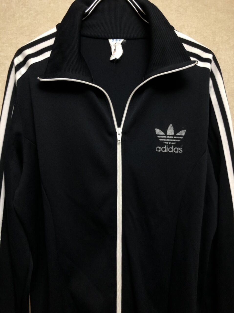 レッドデータオールドadidas〉80年代後期adidasトレフォイルロゴ万国旗 