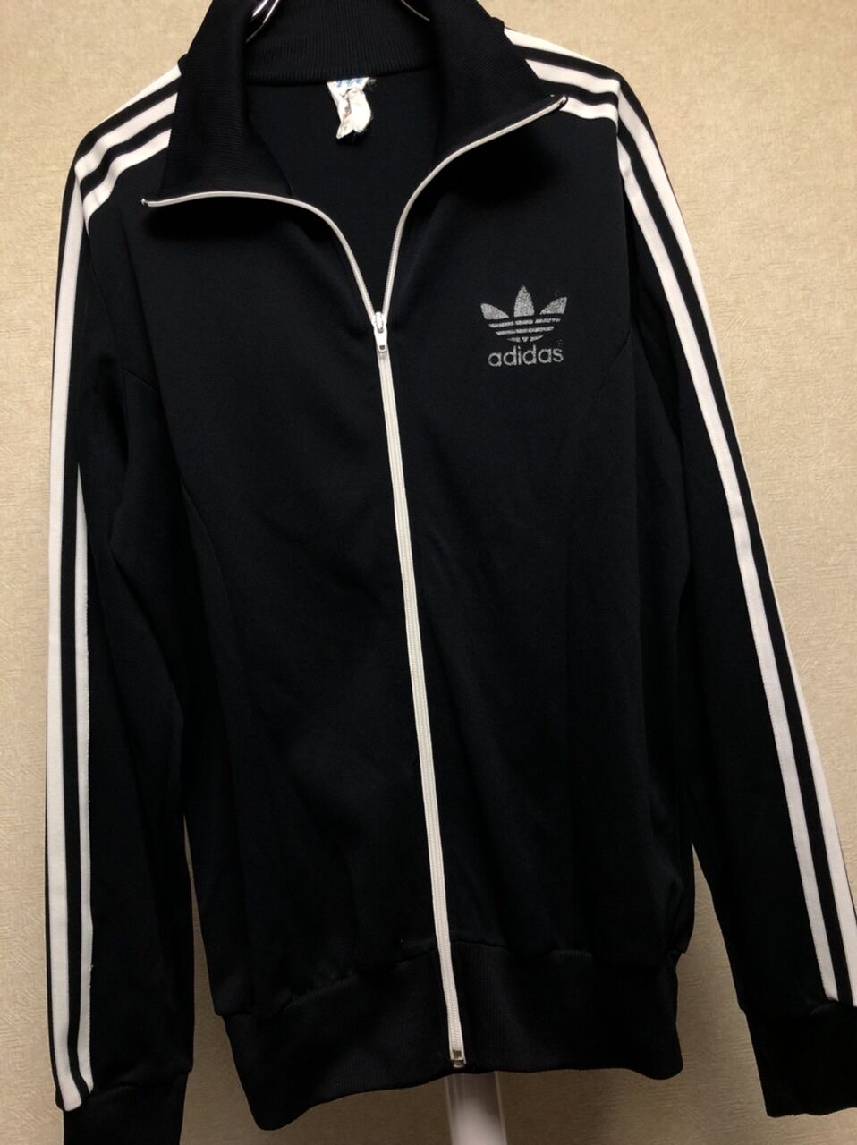 レッドデータオールドadidas〉80年代後期adidasトレフォイルロゴ万国旗 