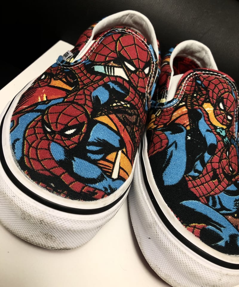 プレミアムダブルネームスリッポンユニセックスサイズ〉MARVEL × VANS 