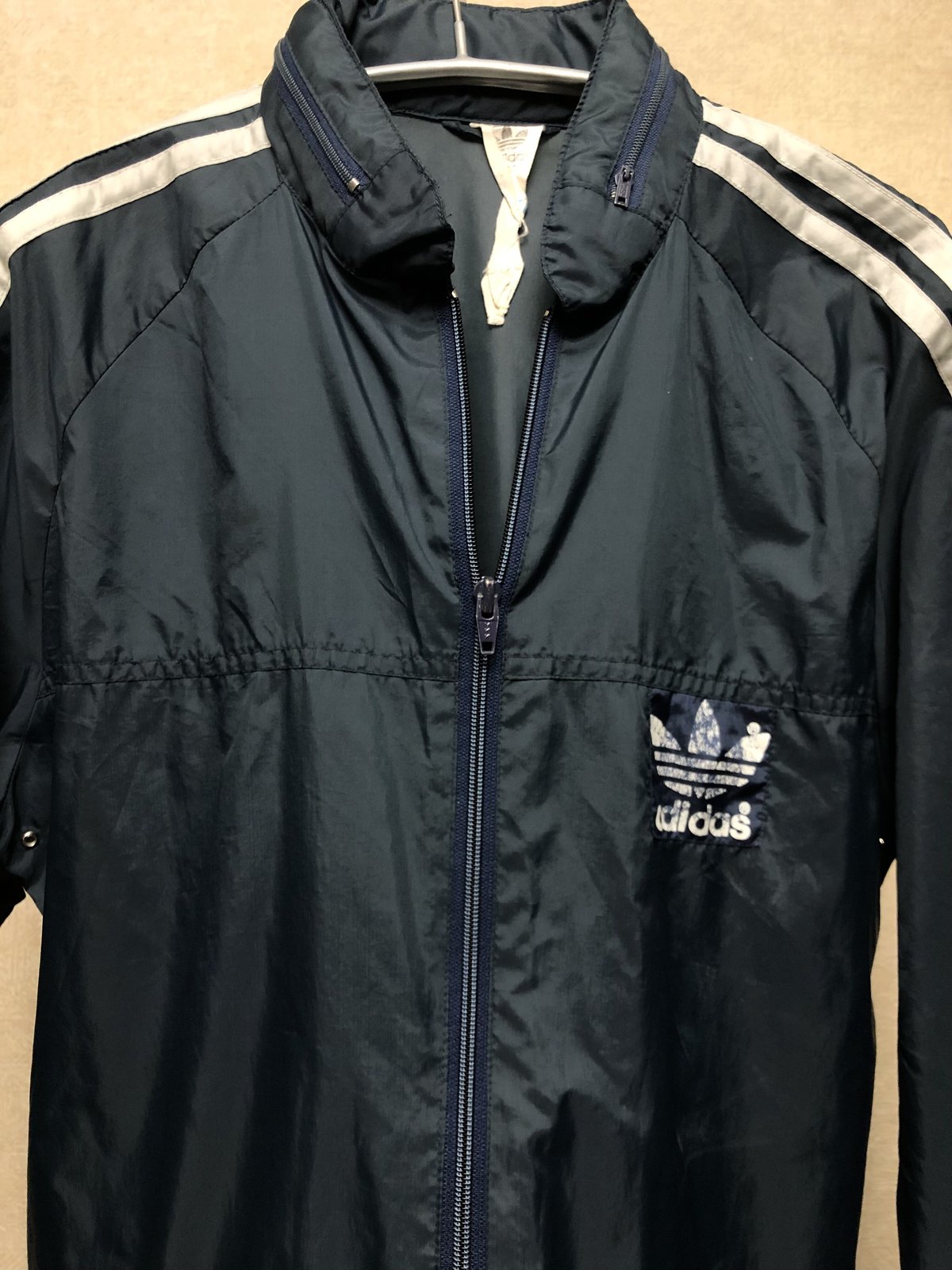 エイティーズ万国旗タグヴィンテージアディダス〉80年代adidas万国旗 
