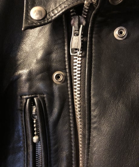 〈超人気枯渇ヴィンテージ・セブンティーズルイスレザー〉70年代中後期イングランド製Lewis Leathers LIGHTNING黄金サイズ希少UKヴィンテージスペシャルプライス