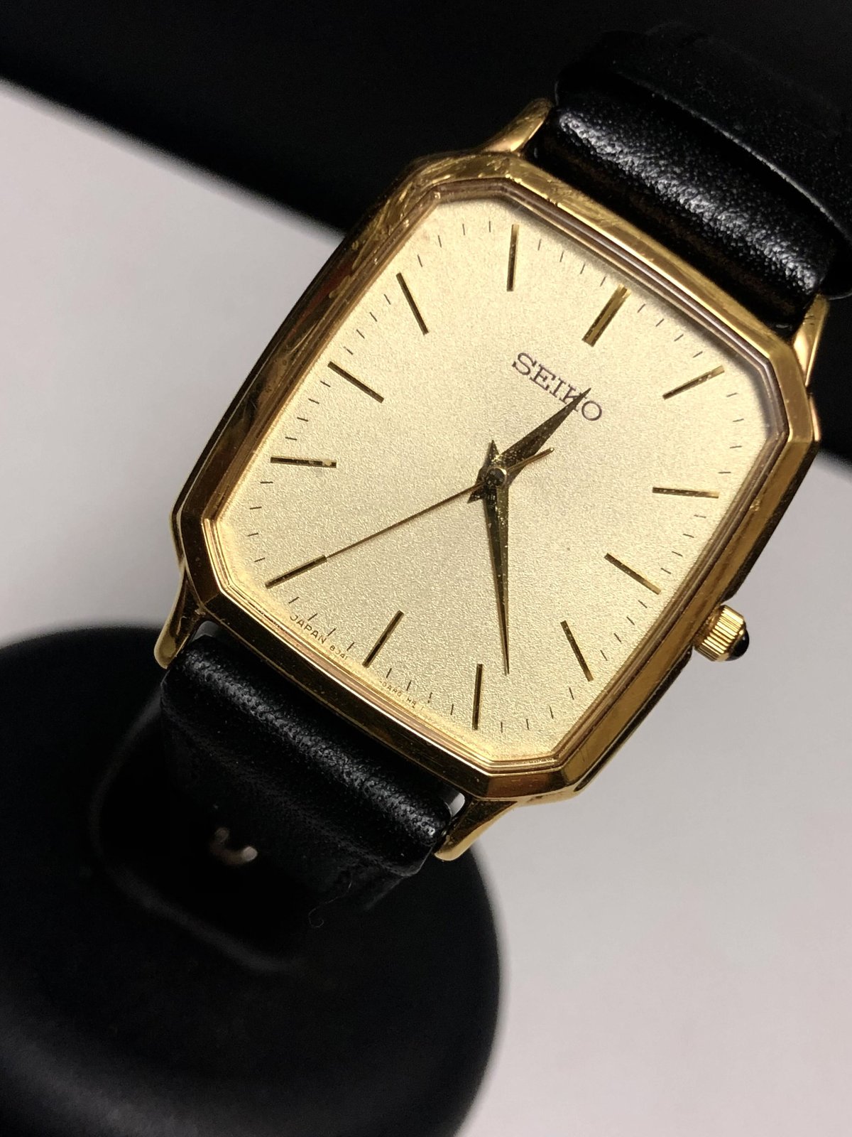 SEIKO 腕時計 ゴールド文字盤 ブルーストラップドルチェ8J41–O AJO