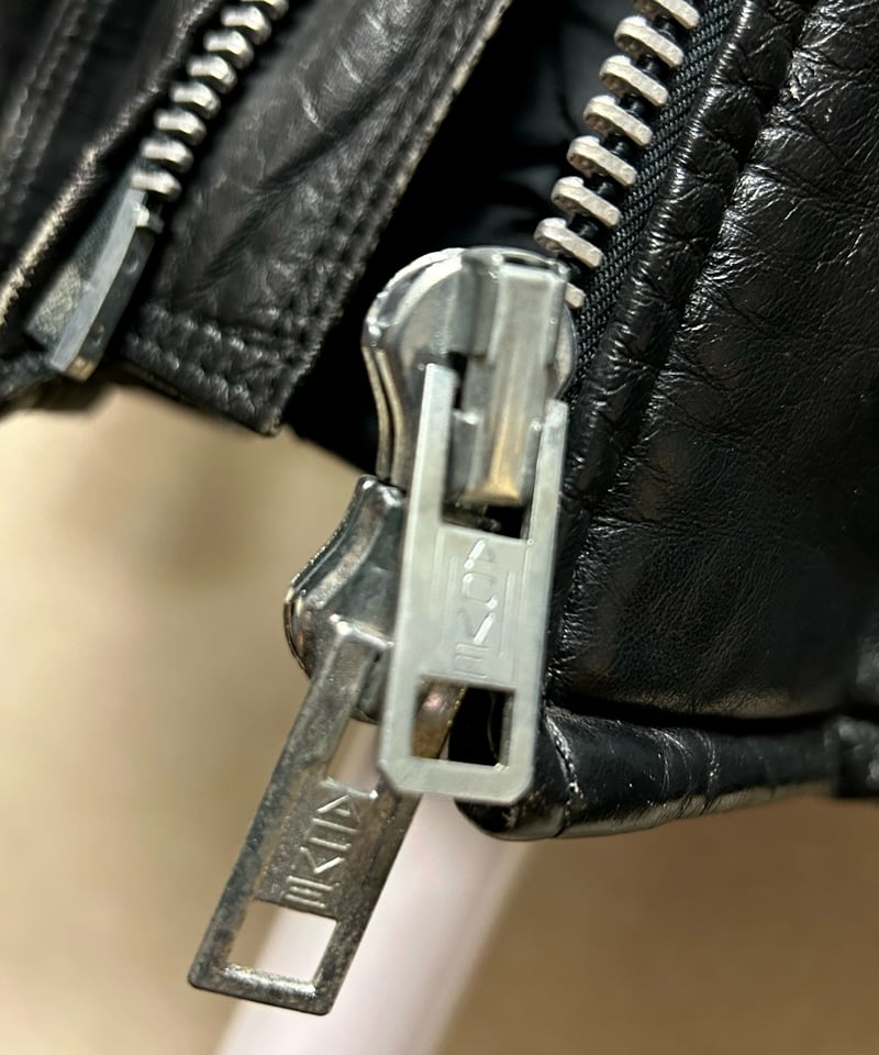 ヴィンテージ年代希少アルミダブルジッパーライダース〉70年代