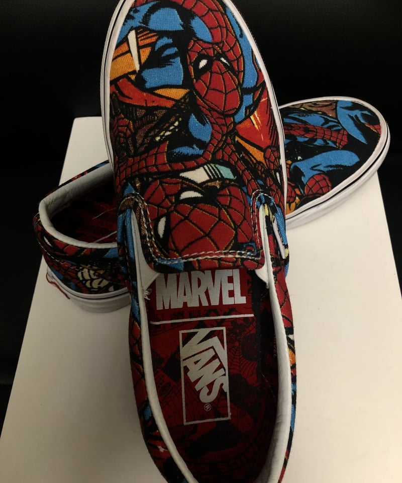 プレミアムダブルネームスリッポンユニセックスサイズ〉MARVEL × VANS 