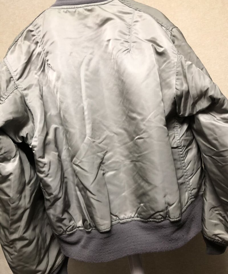 U.S.A.製時代最終期ALPHA社MA-1フライトジャケット〉U.S.A.製時代ALPHA