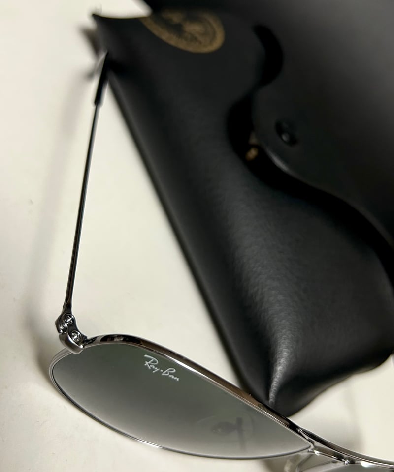 永遠不滅人気Ray・Banサングラスケース付き美品〉Ray・Banメタル