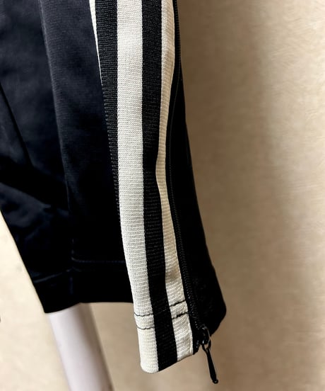 〈クラバーストリートオールドモデルアディダスジャパン正規品〉アディダスジャパン正規品2003,s BLACKX LEGACYトラックパンツリアル年代フラッシャータグ付未使用品スペシャルプライス