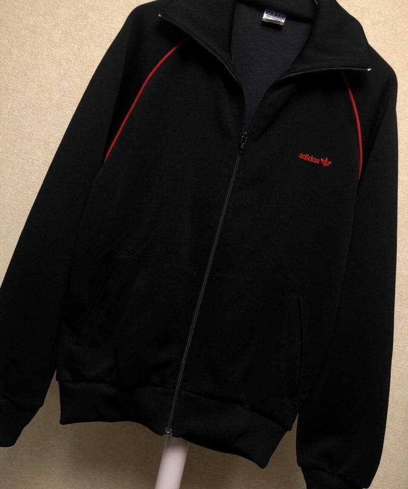 エイティーズRock'n Roll黒×赤〉80年代デサントタグadidas希少黒 エイティーズRock'n Roll黒×赤〉80年代デサントタグadidas希少黒
