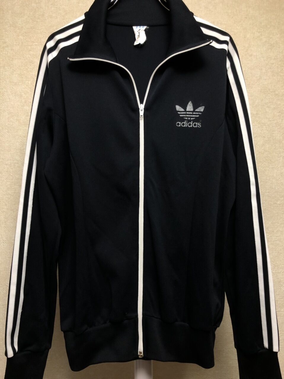 レッドデータオールドadidas〉80年代後期adidasトレフォイルロゴ レッドデータオールドadidas〉80年代後期adidasトレフォイルロゴ