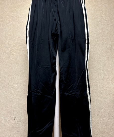 〈クラバーストリートオールドモデルアディダスジャパン正規品〉アディダスジャパン正規品2003,s BLACKX LEGACYトラックパンツリアル年代フラッシャータグ付未使用品スペシャルプライス