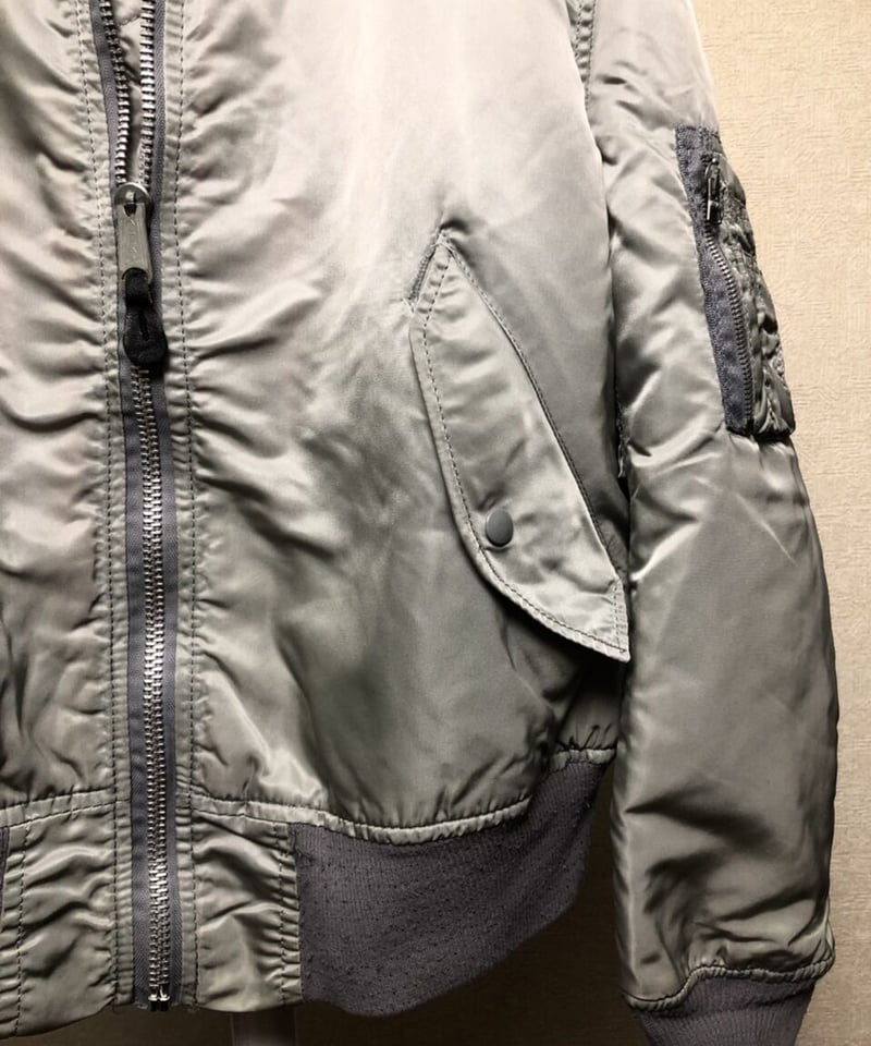 U.S.A.製時代最終期ALPHA社MA-1フライトジャケット〉U.S.A.製時代ALPHA