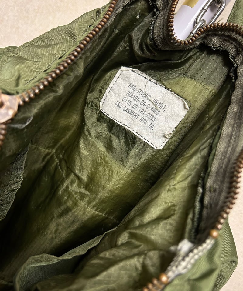 米軍実物希少ブラスジッパー年代ヘルメットバッグ〉米軍84年製 米軍実物希少ブラスジッパー年代ヘルメットバッグ〉米軍84年製