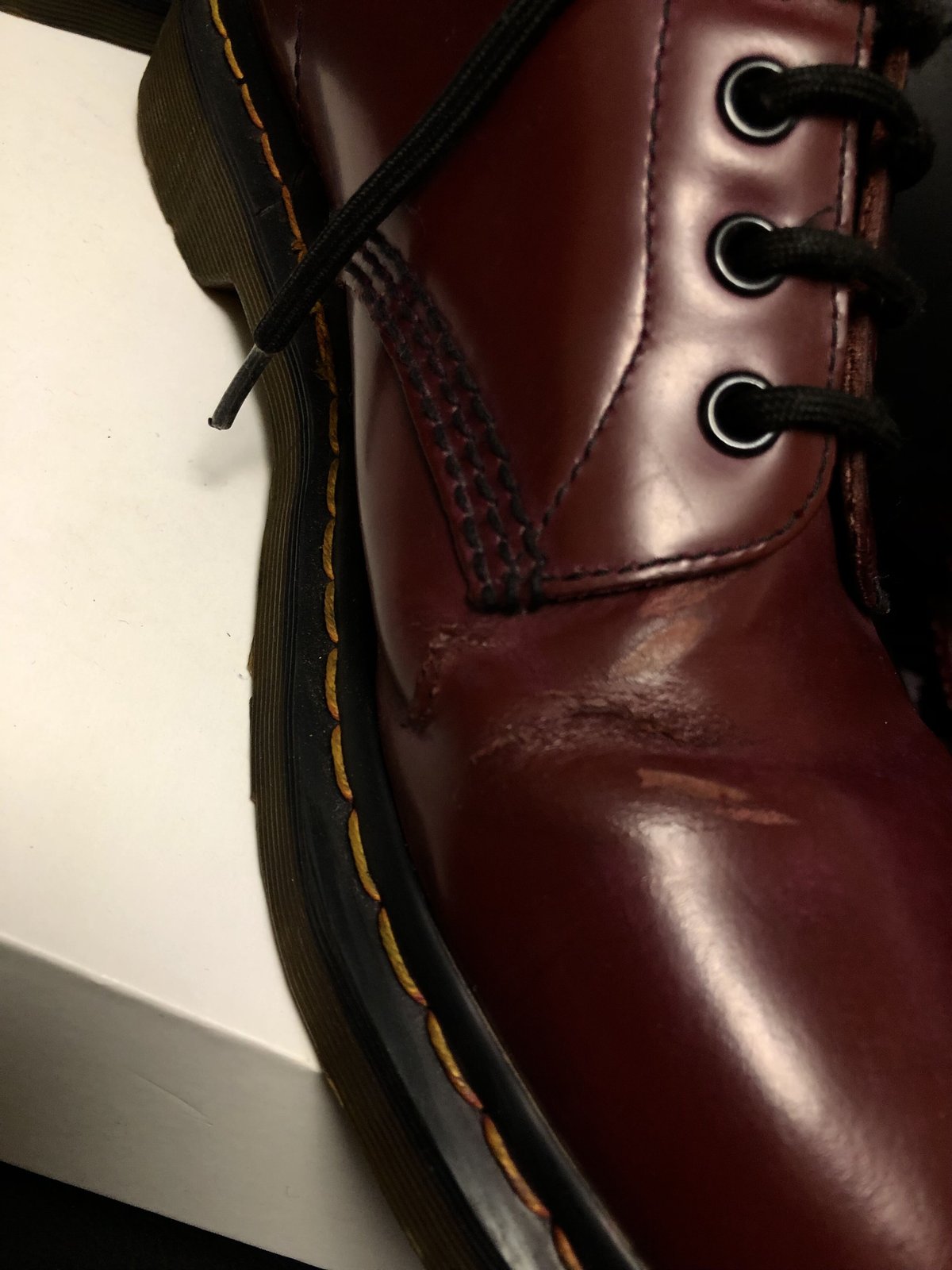 ドクターマーチン人気オーセンティックバーガンディレッド〉Dr.Martens